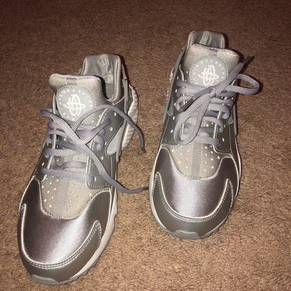 Silver Nike Air Huaraches - Picture 4 of 4